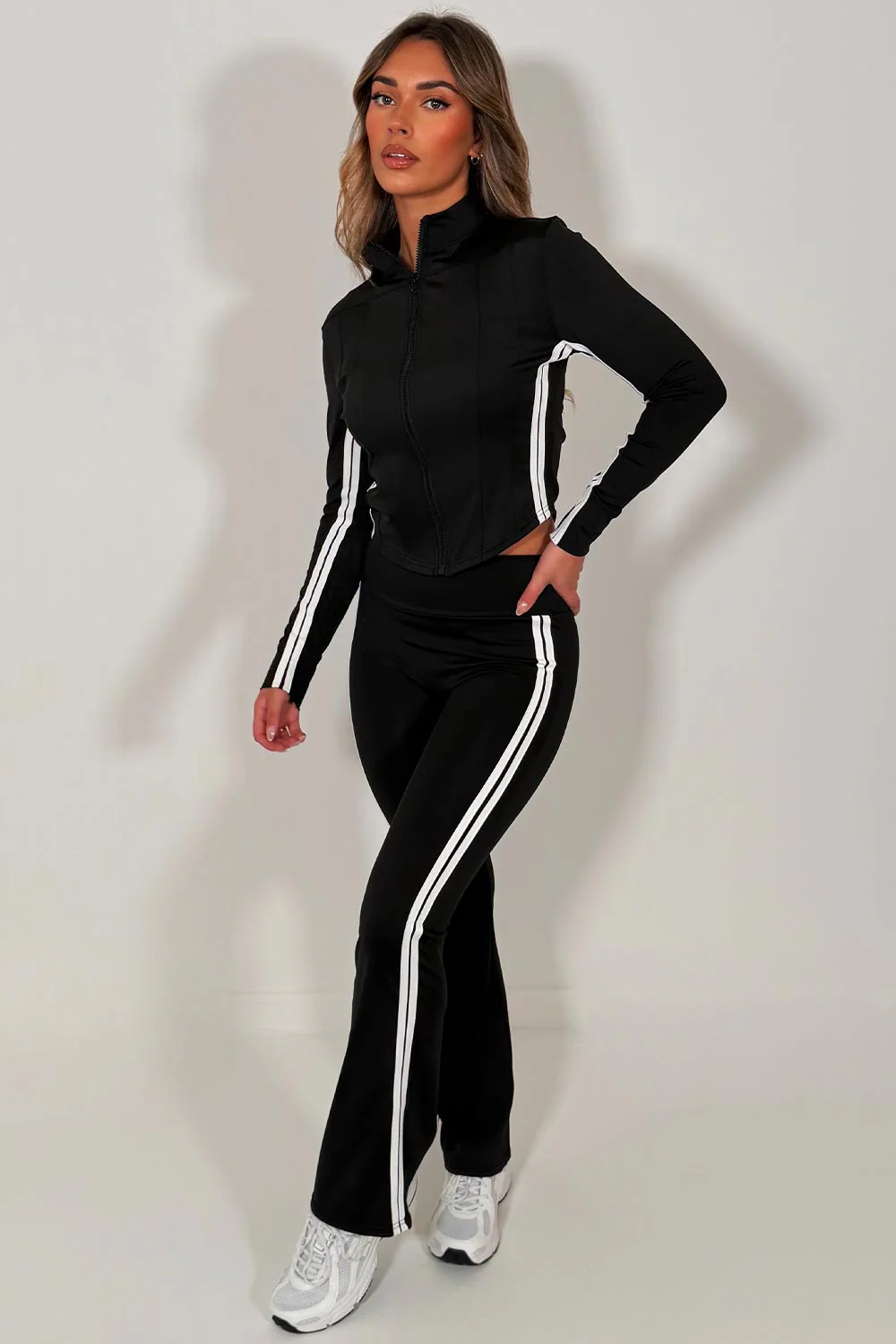 Your Daily Dose of Trendy Fashion
